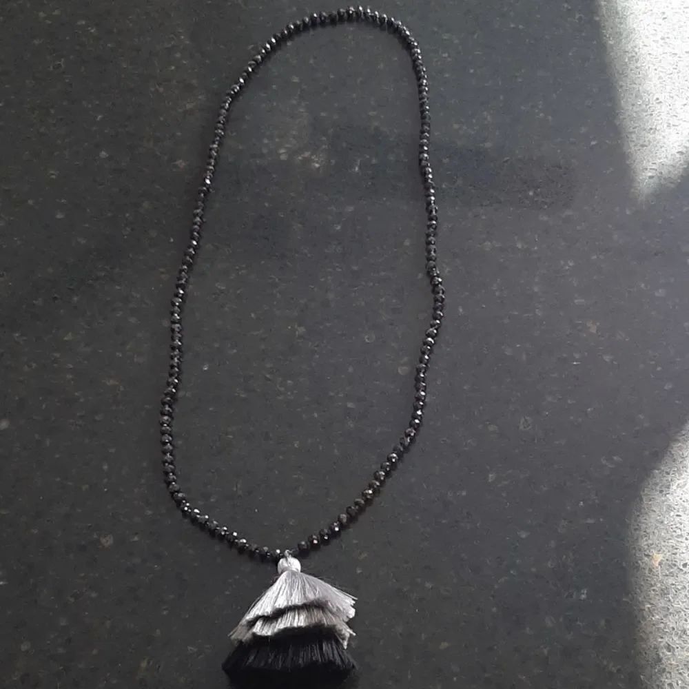 Francesca's Collections beaded tassel necklace